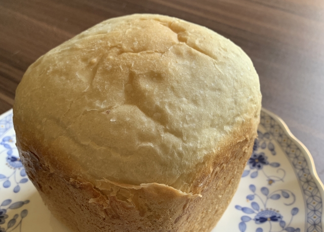 ホームベーカリーで焼いたパン